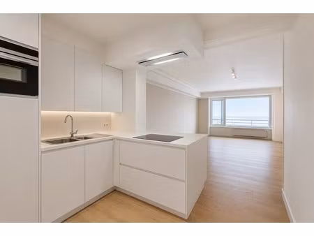 appartement te koop in knokke-heist met 2 slaapkamers