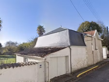 maison de ville à rénover entièrement/ potentiel locatif