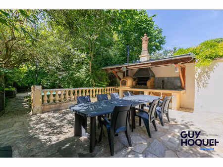 maison de caractère de 166 m² avec dépendance et piscine à lieusaint (77127)