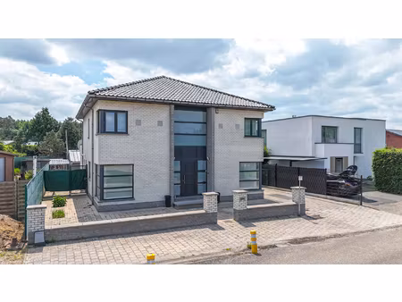 huis te koop in heusden-zolder met 5 slaapkamers
