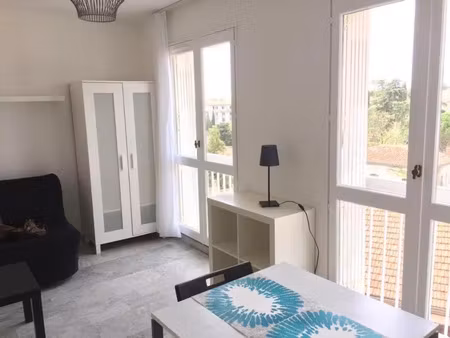 location appartement 1 pièce 19 m² à nîmes (30000)