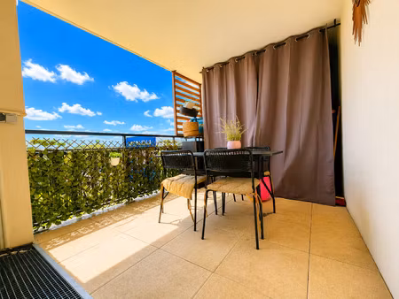 ** sublime appart de 3 p avec terrasse et pkg **