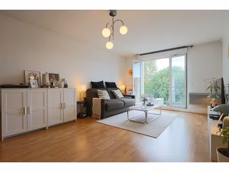 secteur plateau/fontaine - grand f2 avec balcon et 2 parking