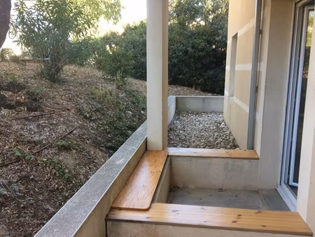 nimes - vacquerolles t2 avec balcon et parking