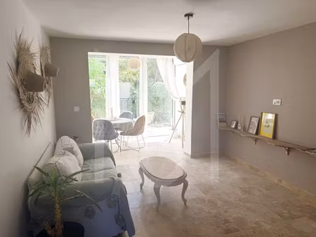 grand appartement t2 à sausset-les-pins avec terrasse et par