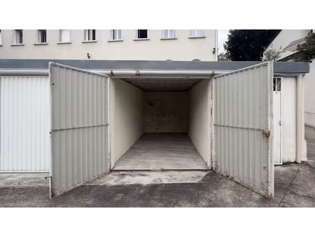 meudon monoprix / val fleury - box en exterieur - 150 euros