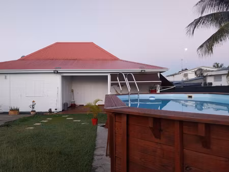 belle villa moderne de type 5 - piscine - jardin clos