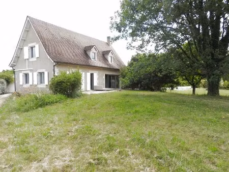 maison 5 ch terrain 3400m2 avec piscine à cabessus (cahors)