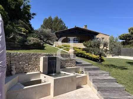 villa en pierres avec piscine région nyons