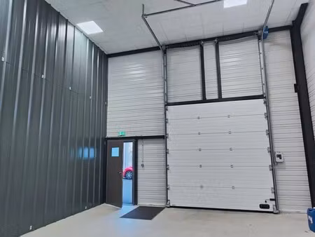location local d’activités deyme 31450 80m²
