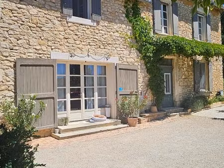 authentique maison de caractère avec piscine au cœur du luberon