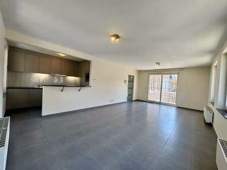 instapklaar appartement (2slpk) met eigen garagebox