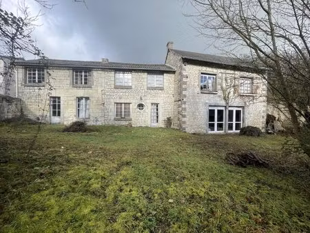 maison en pierre de 200 m² à rénover