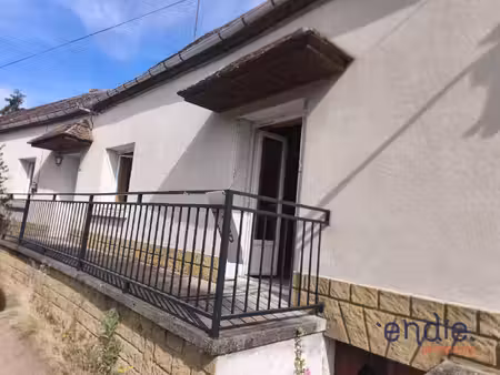 maison 3 pièces (77m²) avec grange et terrain à vendre à murat