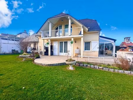 vente de la nue-propriété d'une maison spacieuse dans un quartier prisé