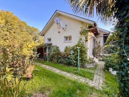 maison avec potentiel  au calme  vielle-adour