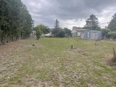 terrain à bâtir de 1 243 m²