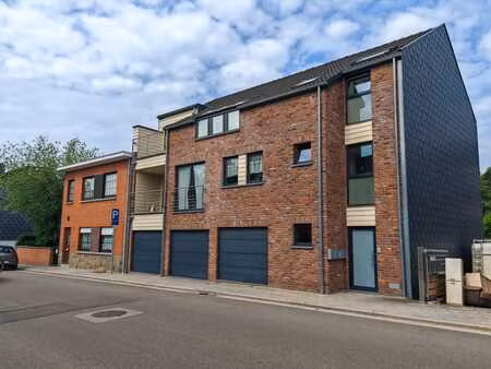 appartement récent avec garage attenant