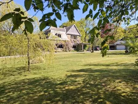 maison de caractère avec vaste terrain et potentiel rare
