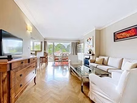 bel appartement 2ch + terrasses - uccle cavell