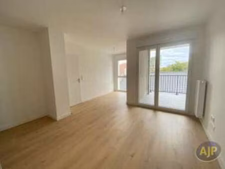location appartement 2 pièces à challans (85300) : à louer 2 pièces / 39m² challans