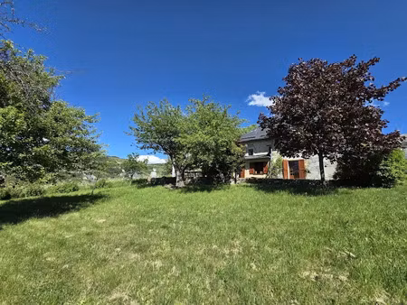 vente ferme 9 pièces 203 m² à enchastrayes (04400)  549 610 €