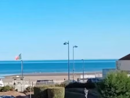 location meublée appartement 2 pièces 31 m² à villers-sur-mer (14640)  730 €