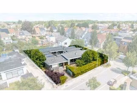 propriété architecturale au concept d’habitation unique et a