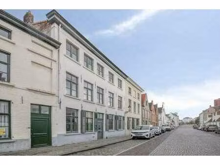 charmante demeure à vendre dans le centre-ville de bruges