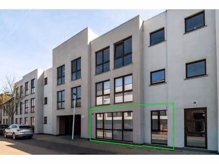 gelijkvloers modern appartement met 2 slaapkamers  terras...