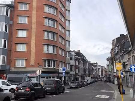 appart 2 chambres à 50 m commerces et transports en commun