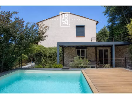 maison de luxe à vendre dans le quartier font blanche-repos