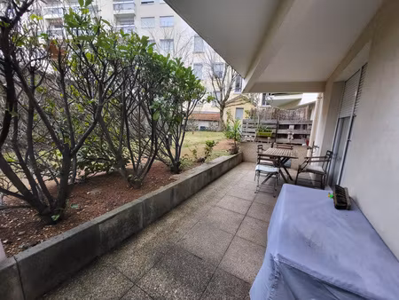 appartement part dieu - 3 pièces en rez de jardin