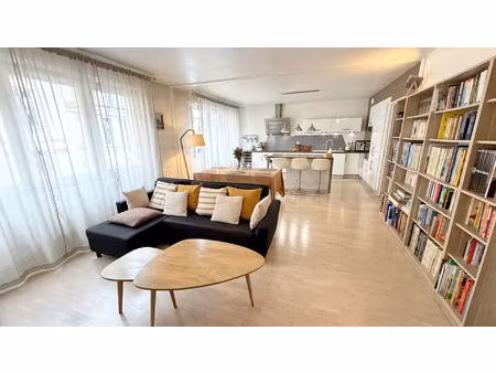 appartement traversant t5 de 98 m2 avec cave