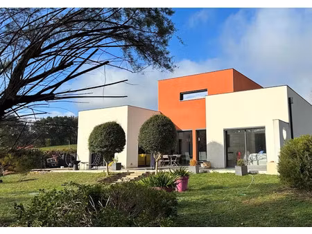 vente maison 8 pièces 162 m² à auch (32000)  399 500 €