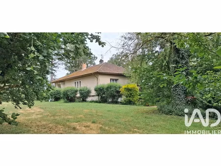 maison à is-en-bassigny (52140)