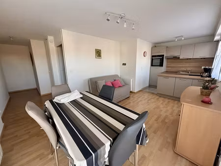 appartement de 35m2 proche des commerces et de la plage du t