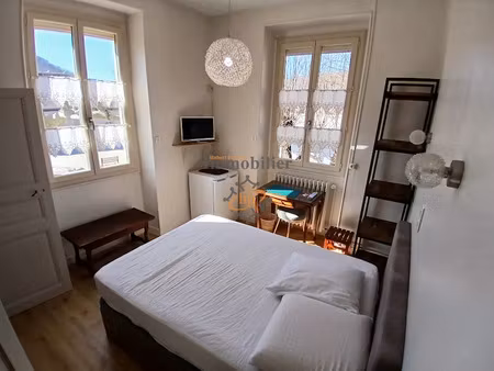 location meublée appartement 1 pièce 20 m² à saint-affrique (12400)  330 €