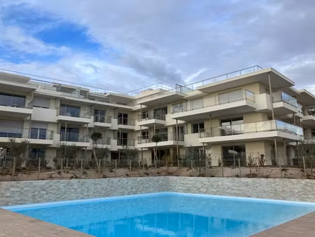 location appartement 2 pièces 41 m² à villeneuve-loubet (06270)  1 030 €