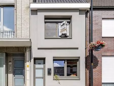 maison prête à emménager avec 4 chambres et un garage