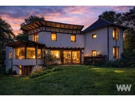 grande villa dans un clos privé d'exception !