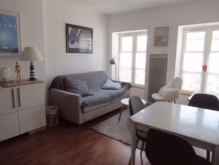 location meublée appartement 2 pièces 38 m² à la rochelle (17000)  800 €
