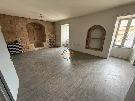 location maison 3 pièces 107 m² à vabres-l'abbaye (12400)  550 €