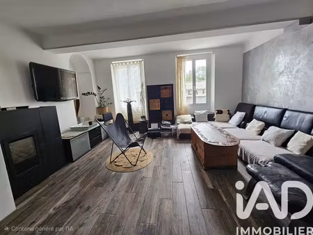 maison de village à méounes-lès-montrieux (83136)