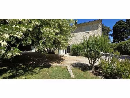 mas à vendre à séguret avec un jardin arboré  une piscine  une vue panoramique et un accès