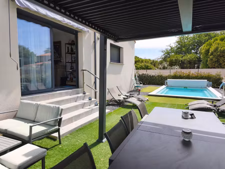 villa 4 faces plain pied avec piscine claira