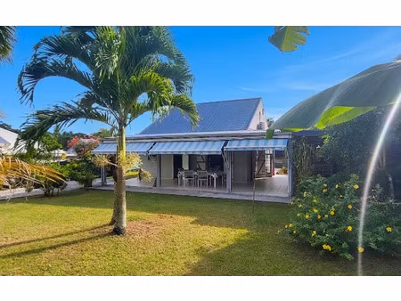location maison  m² t-4 à lamentin  1 680 €