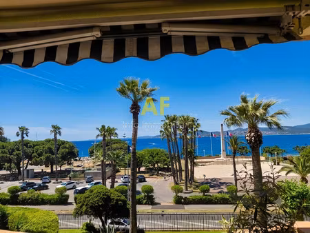 saint-raphaël appartement vue mer et bord de mer  terrasse 