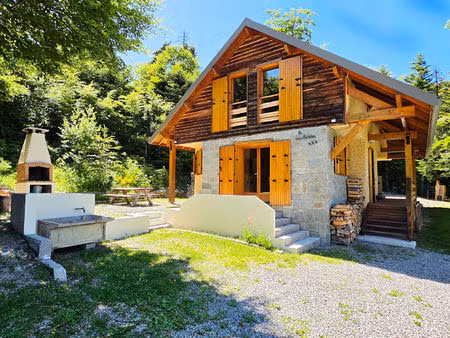 chalet sur 2510m² de terrain dans un environnement exceptionnel