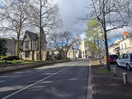 location bureau chatellerault 113 m²